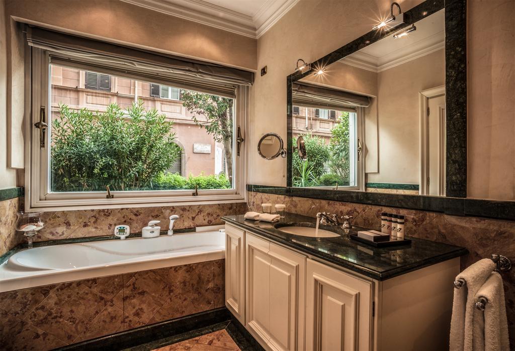 47Luxury Suites - Colosseo روما الغرفة الصورة